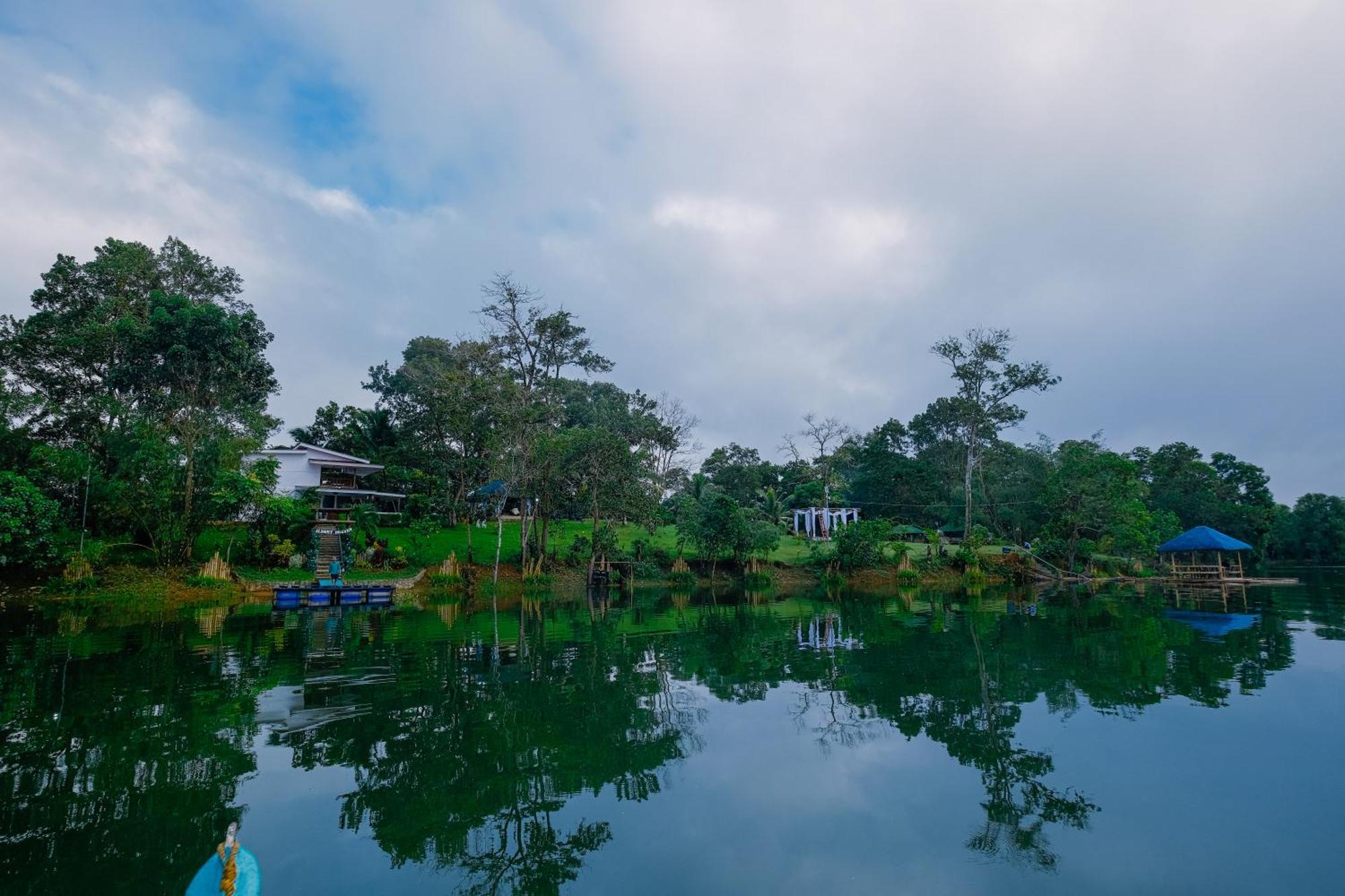Almost Heaven Lake Resort By Cocotel Cavinti Kültér fotó
